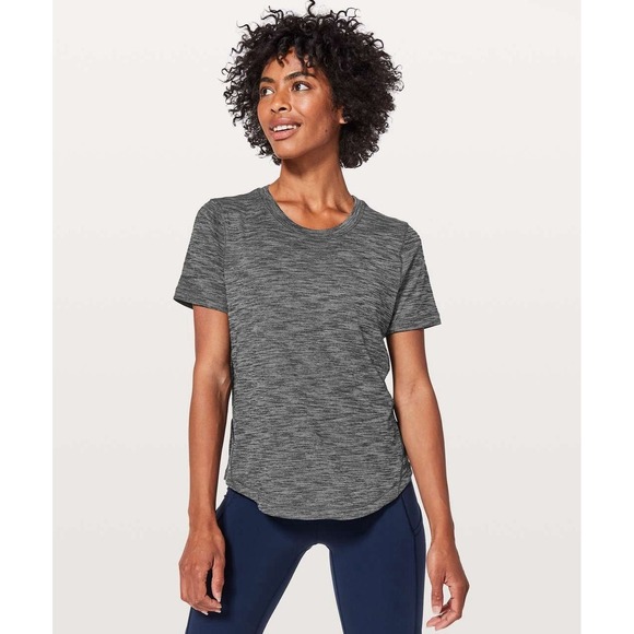 lululemon athletica Tops - Lululemon Long Distance Short Sleeve Top 10 Heathered Black Run Tee EUC